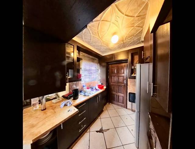 3 BEDROOM HOUSE FOR SALE IN CLAYVILLE